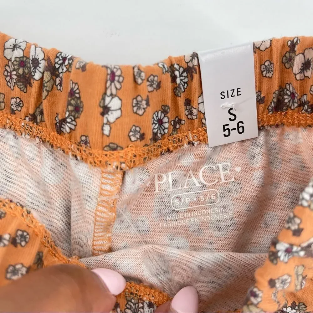 The Children’s Place Girl’s Orange Ditzy Floral Pull On Shorts Small and Large